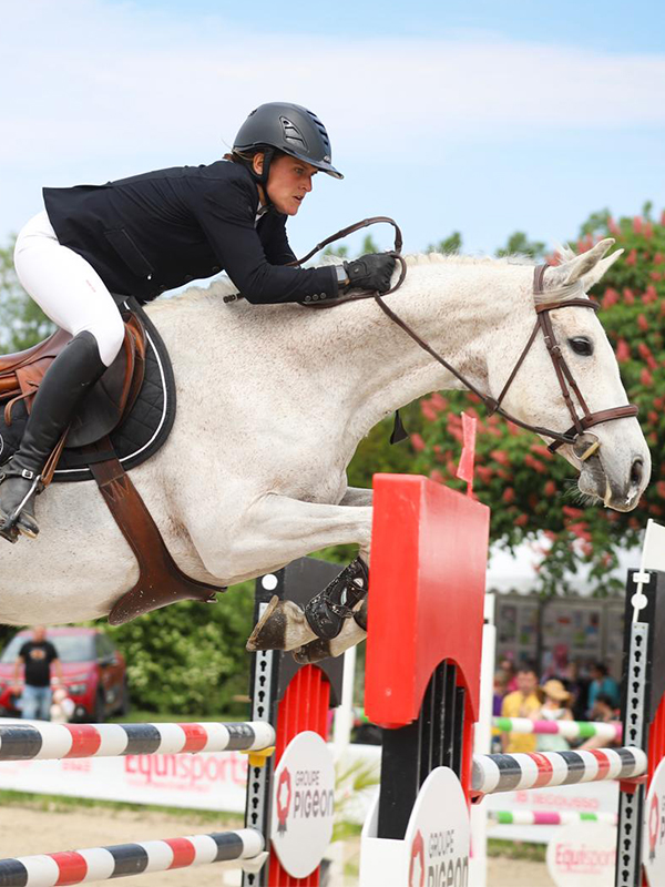 Cavalier en concours accompagné depuis l'Écurie Active Malouine
