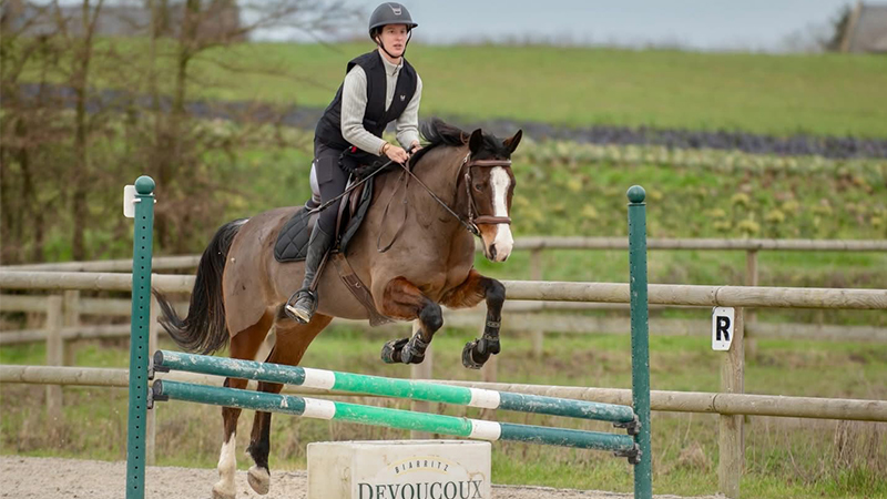 Cours particulier d'équitation avec Lisa Chabert-Neyt